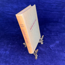 Load image into Gallery viewer, "Who controls the past controls the future." : George Orwell - 1984 (1949)