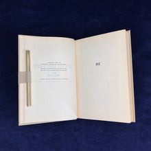 Load image into Gallery viewer, "Who controls the past controls the future." : George Orwell - 1984 (1949)