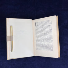 Load image into Gallery viewer, "Who controls the past controls the future." : George Orwell - 1984 (1949)