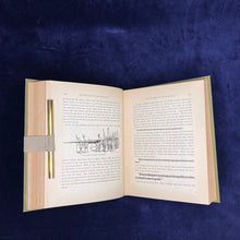 Load image into Gallery viewer, American Arthuriana: Mark Twain - A Connecticut Yankee in King Arthur’s Court (1889)