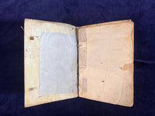 Load image into Gallery viewer, Conocer la altitud del Sol sobre el Horizonte en qualquier día y hora por los rayos del Sol: Peter Apian - Cosmographia (1575)