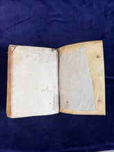 Load image into Gallery viewer, Conocer la altitud del Sol sobre el Horizonte en qualquier día y hora por los rayos del Sol: Peter Apian - Cosmographia (1575)