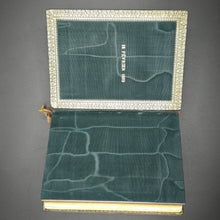 Load image into Gallery viewer, Heures Romaines avec figures par A. Queroy, gravées par A. Gusman (ca. 1890)